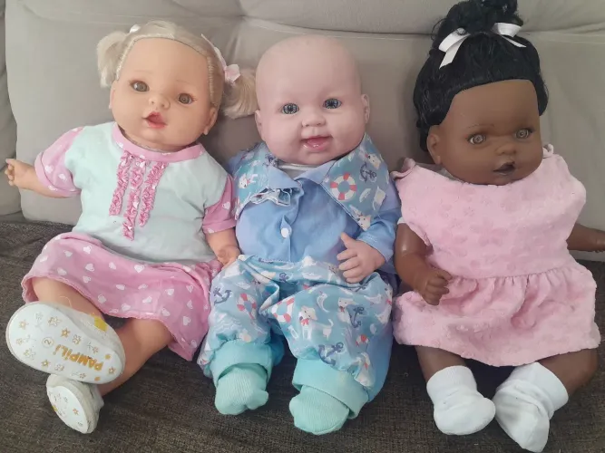 Lote com três bebês lindos um príncipe e duas princesas na PROMOÇÃO  mes de maio