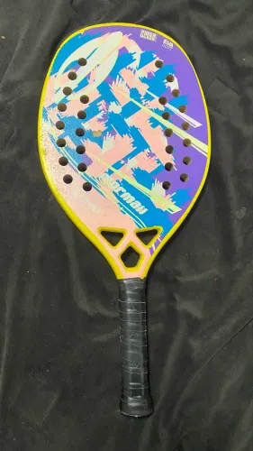 Vendo raquete de beach tennis