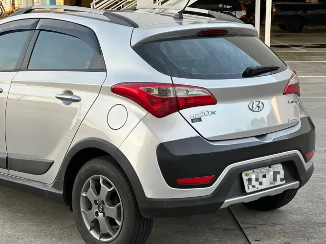 Hyundai HB20X Premium 1.6 Flex 16V Aut. 2014