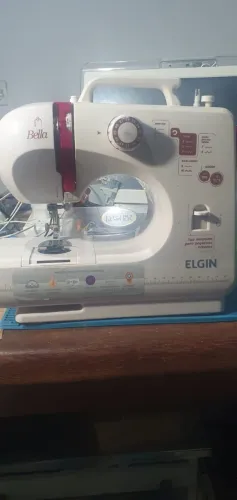 Maquina de costura Elgin BELLA - Portatil - Pequena - Conserto ou peças