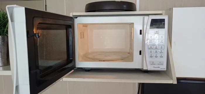 Micro-ondas Panasonic 21L