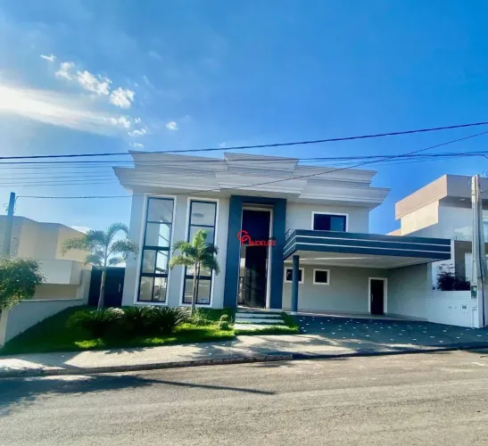 Casa de alto padrão com 5 suítes e piscina no Residencial Villagio