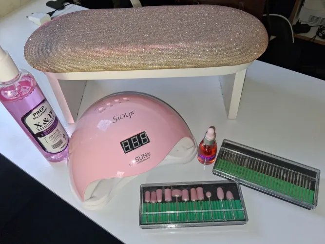 Vende-se Um kit de manicure!