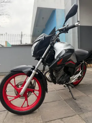 Titan 160 edição especial 40 anos