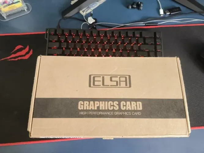 Placa de Vídeo RX 580 8GB Elsa (Com Defeito / Para Conserto ou Retirada de Peças)