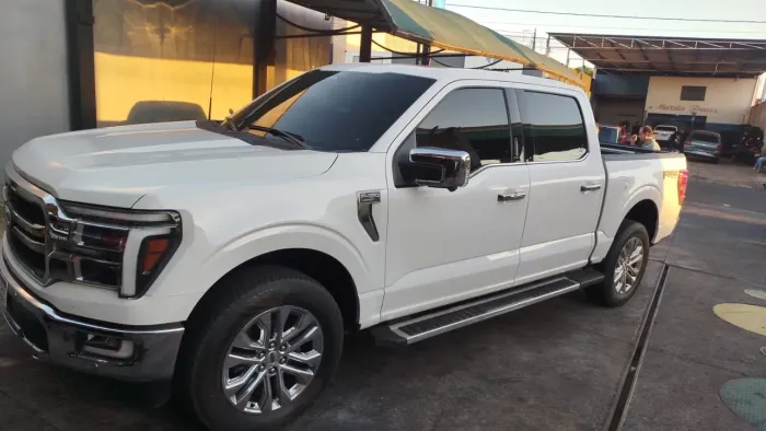 Ford F-150 Lariat 4X4 5.0 V8 2024