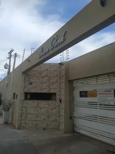 Casa em condomínio fechado para alugar com armários planejados e 4 quartos 2 suíte Santa A