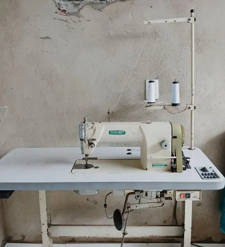 Maquina de costura reta industrial