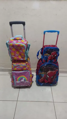 BOLSA ESCOLARES CADA UMA POR 70 REAIS