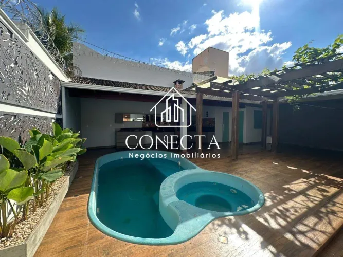 Casa para locação com 3 suítes e piscina no Cidade Jardim em Uberlândia