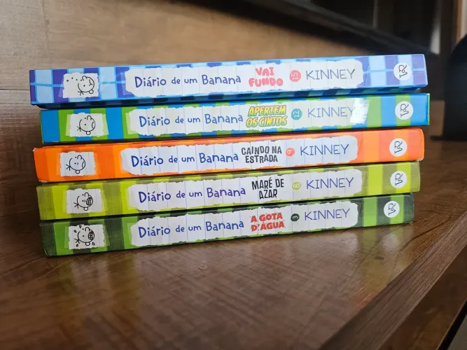 diário de um banana livros em perfeito estado!!