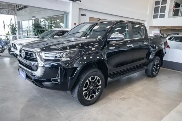 Toyota Hilux CD SRX Plus 4X4 2.8 TDI Die. Aut. 2024