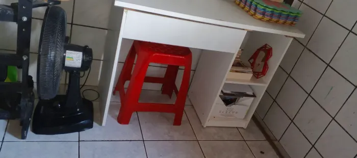 Vendo mesinha de estudos