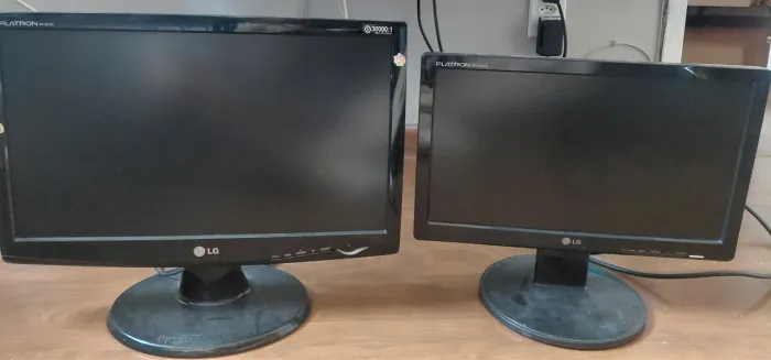 2 Monitores LG