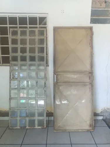 Vende se porta