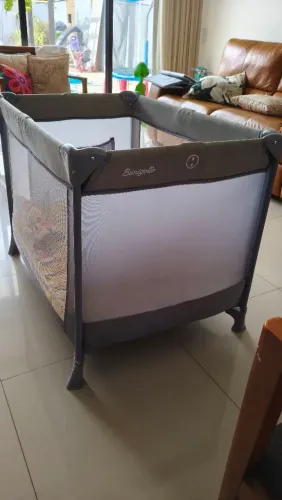Berço retrátil portátil 