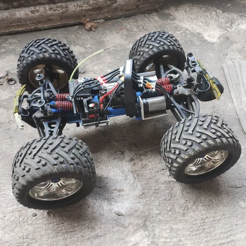 Automodelo Revo 1/8 convertido elétrica