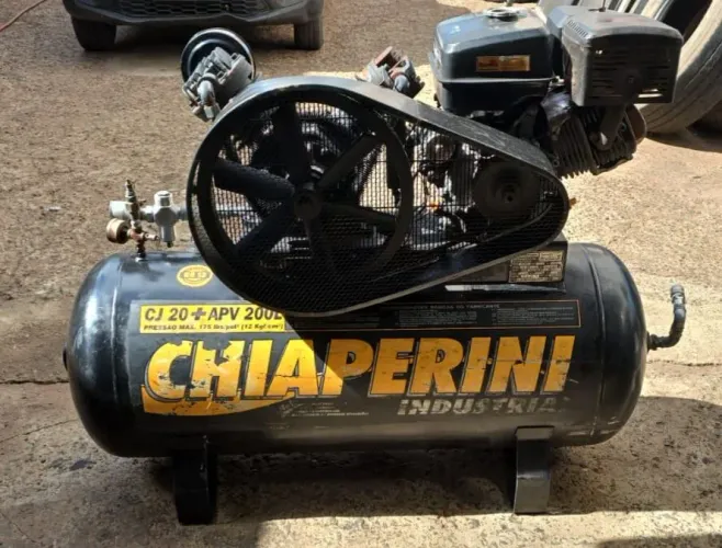 Compressor com motor a gasolina 