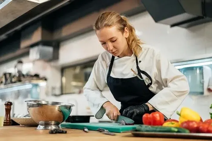 Auxiliar de Cozinha - Turno Noite - Restaurante Lagostinne