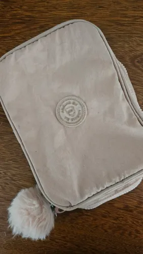 Estojo Grande Rosê Tipo "Kipling" c/ Pompom e Organizador (Usado)