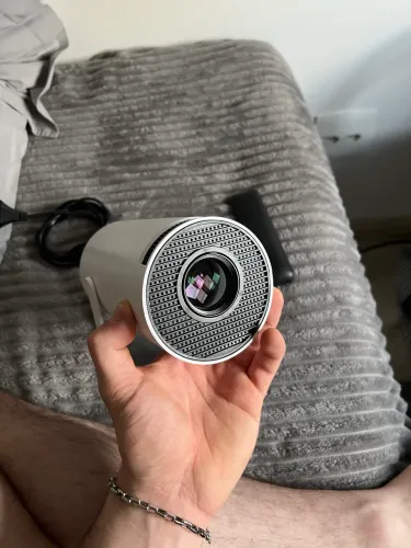 Mini Projetor HY300A