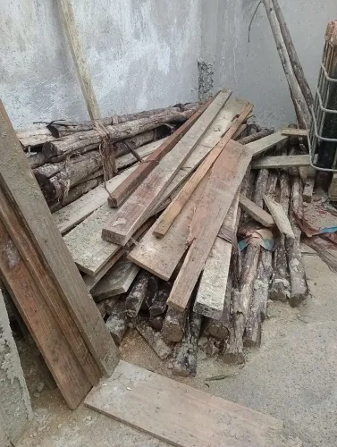 Escoras para laje 3 e 4 m mais 20 tábuas em fazenda rio grande