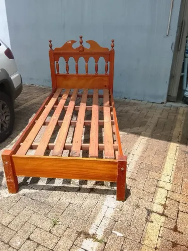 Cama solteiro USADA ENTREGA dentro de Uberlândia MG 