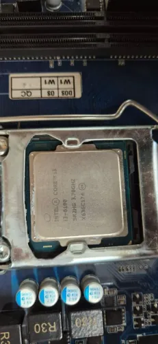 Kit ddr4 i3 6100+placa mãe c2016 h110m4 c2h