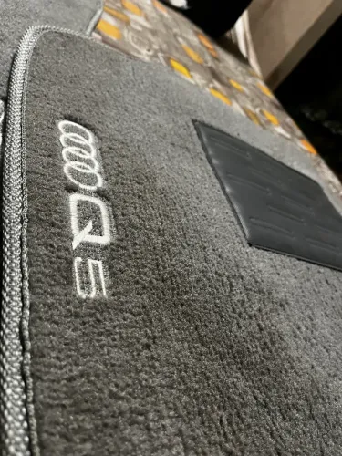 Jogo de tapetes da Audi Q5