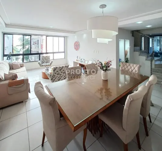 Excelente apartamento dúplex  localizado em Boa Viagem com 221,93m² de área útil.