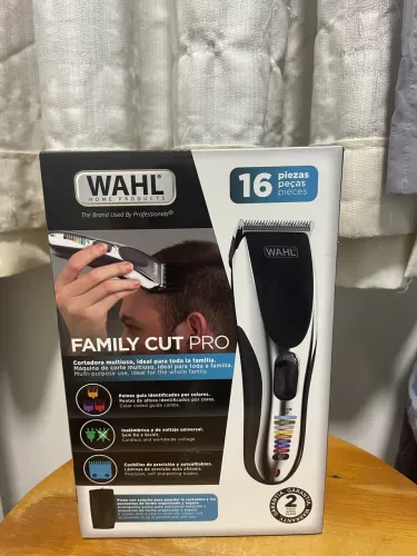 Vende-se Máquina Wahl Family Cut Pro Sem Fio Bivolt - Kit 16 Peças