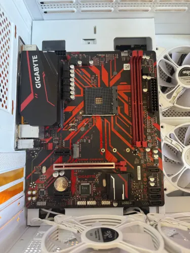 Placa mãe b450m gigabyte