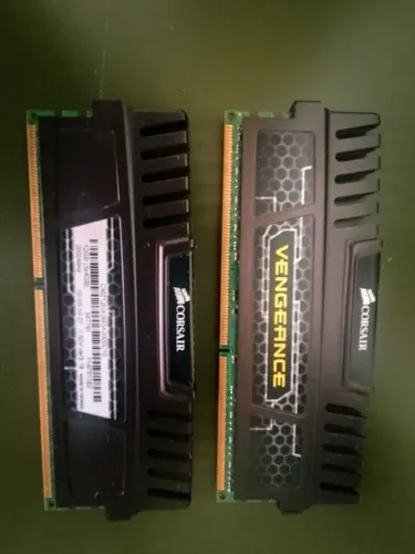 Memória Corsair 8 GB DDR 3 2000Mhz