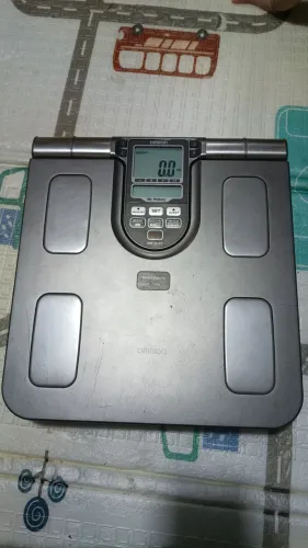 Balança de bioimpedância 