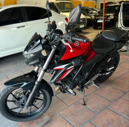 Yamaha FZ25 Fazer 23/24/ sem entrada