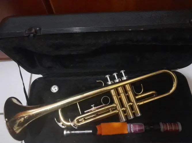 Trompete Blaver sib laqueado + case + 2 bocais