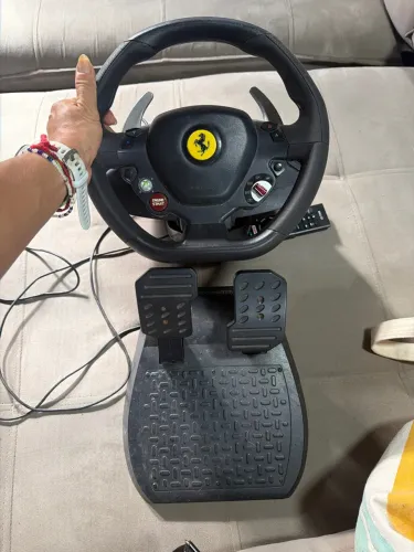 volante Thrustmaster T80 Ferrari 