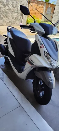 Vendo Yamaha fluo