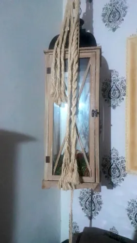 Luminária em madeira