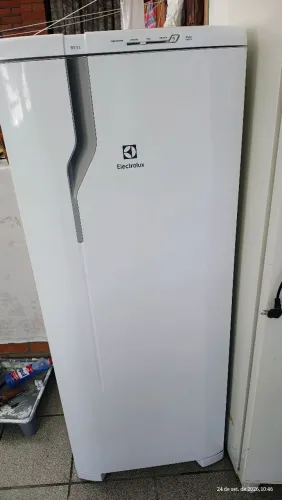 Geladeira Eletrolux 240 litros