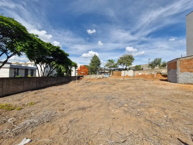 LOTE DE ESQUINA PARA ALUGUEL - RUA MONTE RORAIMA COM RUA DOS EXPEDICIONÁRIOS - PRÓXIMO À A