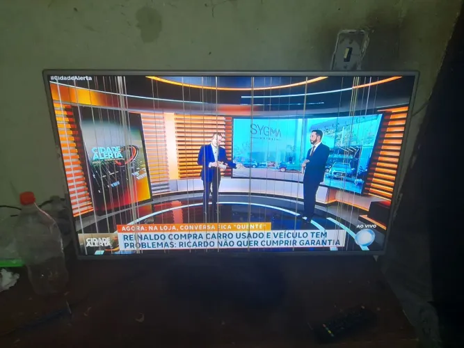 Tv 43 polegadas lg , com listras na tela de uso normal 