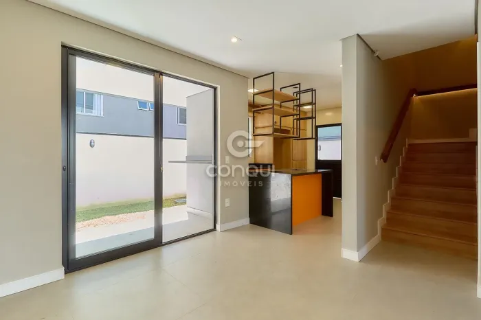 Exclusivo Sobrado com 3 Suítes no Condomínio Residencial Foggiatto