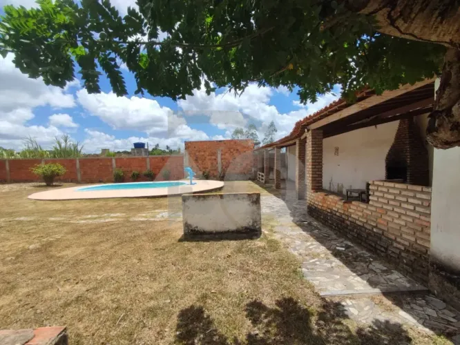 Chácara Ampla com 2 Quartos no Bairro Colônia 13 com Casa Lajeada