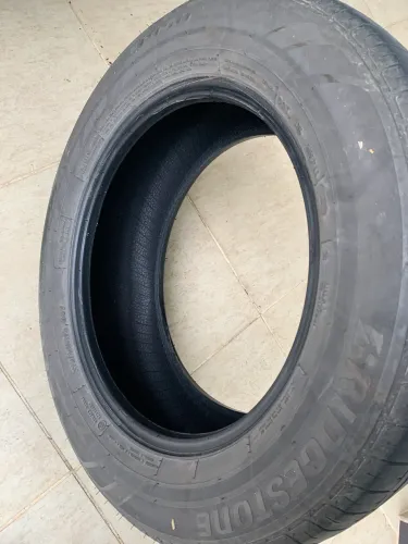 Pneu 215/60 R16 Bridgestone