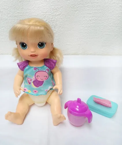 Boneca Baby Alive Fraldinha Mágica loira