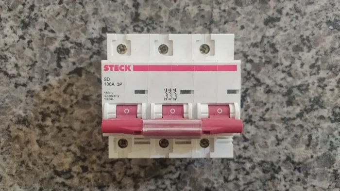 Disjuntor Steck SD 100A 3P Trifásico 415V 10kA ? Usado