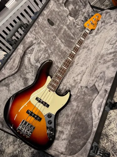 Baixo Fender American Ultra Jazz Bass Ultraburst 2021