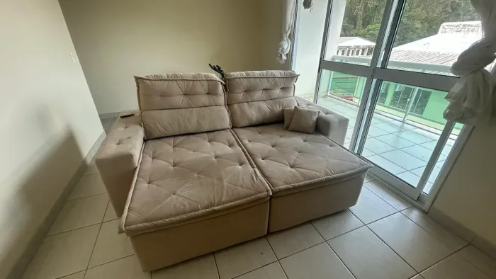 Sofá retrátil e reclinável suede
