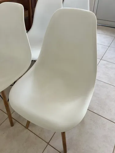 4 cadeiras EAMES